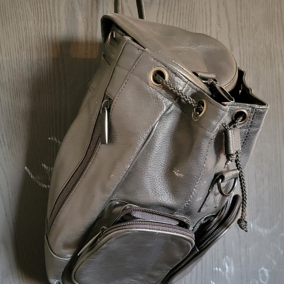 Back pack - Picture 2 of 3